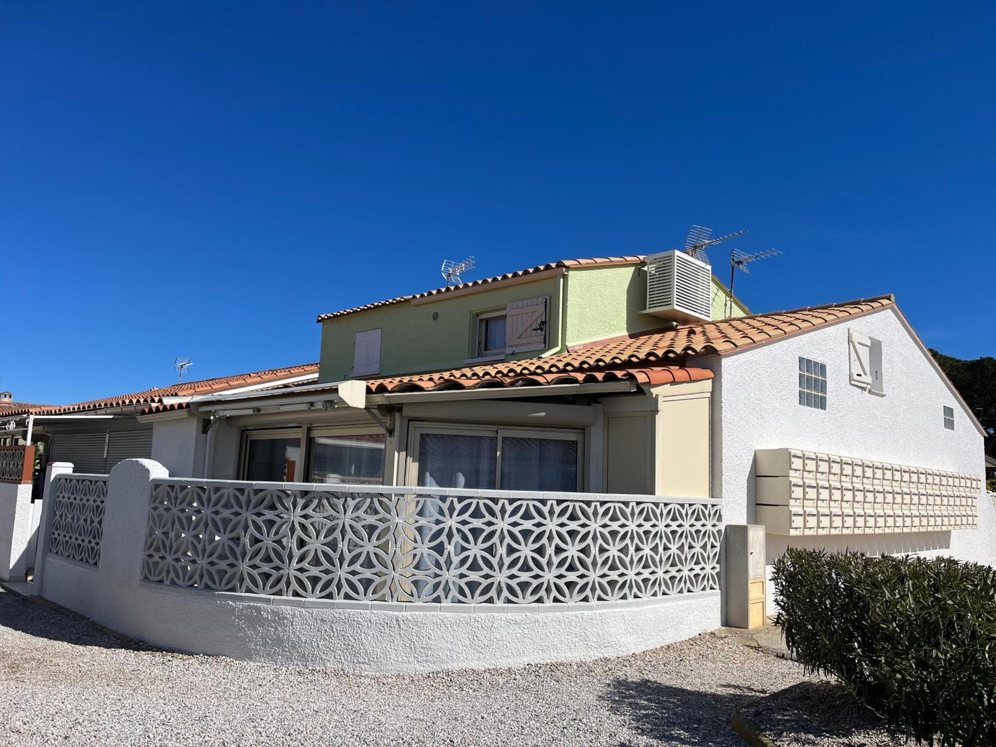Location De Villa Numero 3 Renovee En Residence 르발카레스 외부 사진